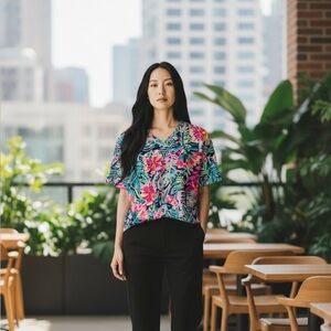 Lily Pulitzer Shirt size XS.